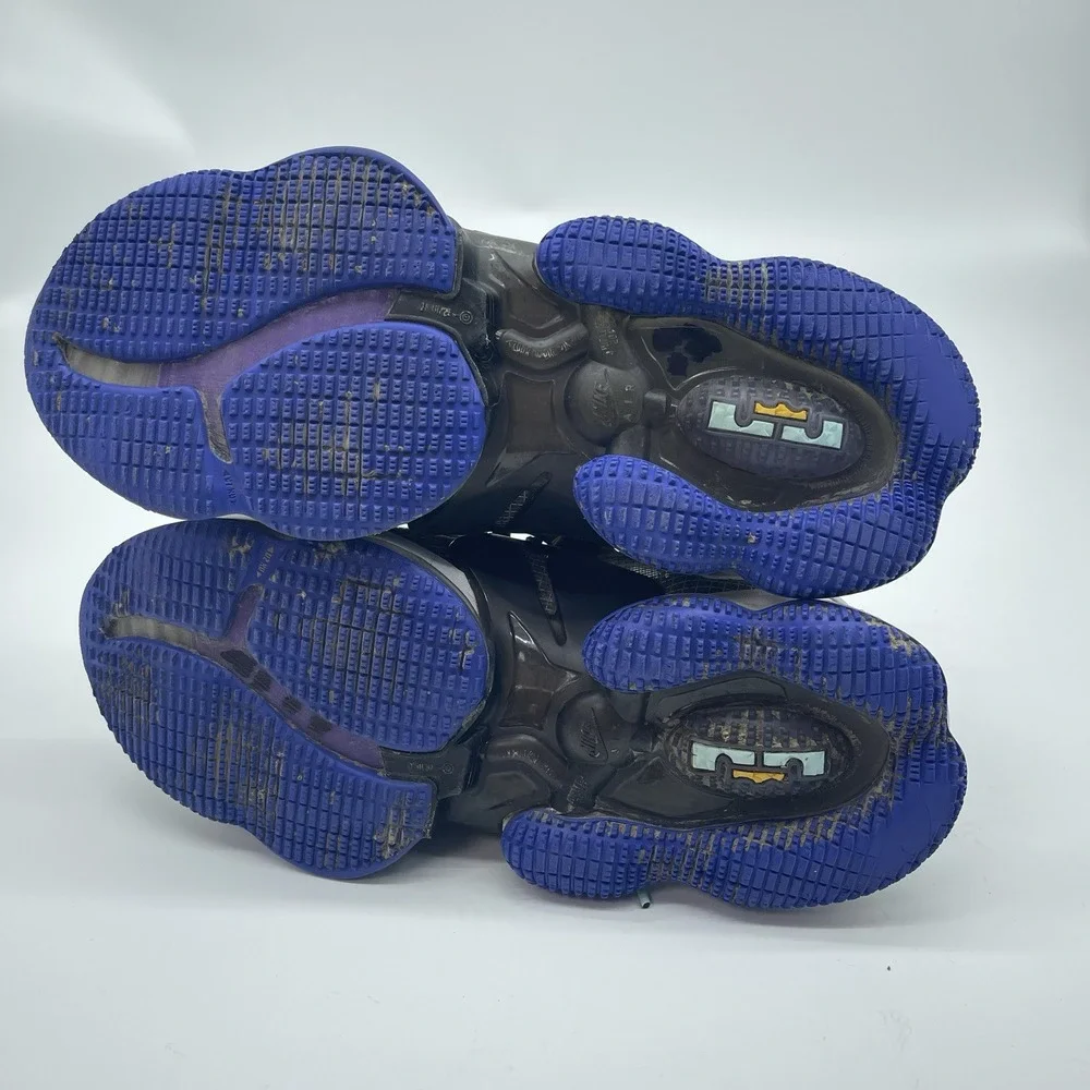 Nike LeBron 19 Shoes 